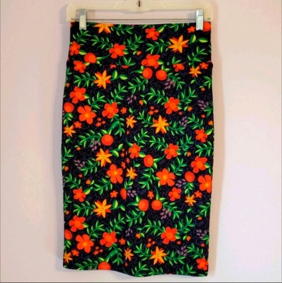 LuLaRoe Dresses & Skirts - 🎉HPx2🎉 Lularoe Floral Pencil Skirt